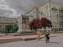 4 - Young skateboarders practicing nearby the Kyiv Opera - 0e9d3d56-b9bc-4377-8b4a-e472ada2c5ed