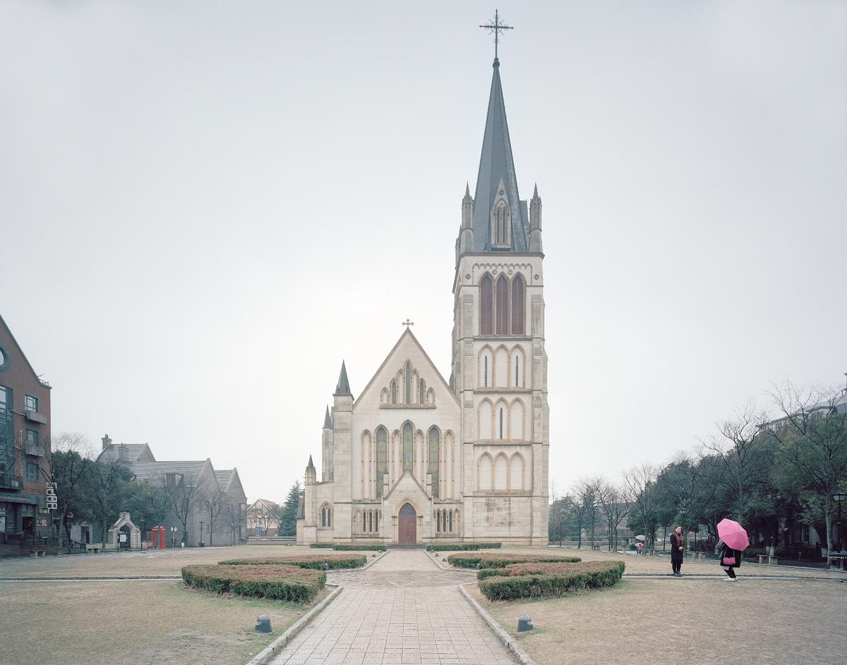 Sailer_potemkin_village_france