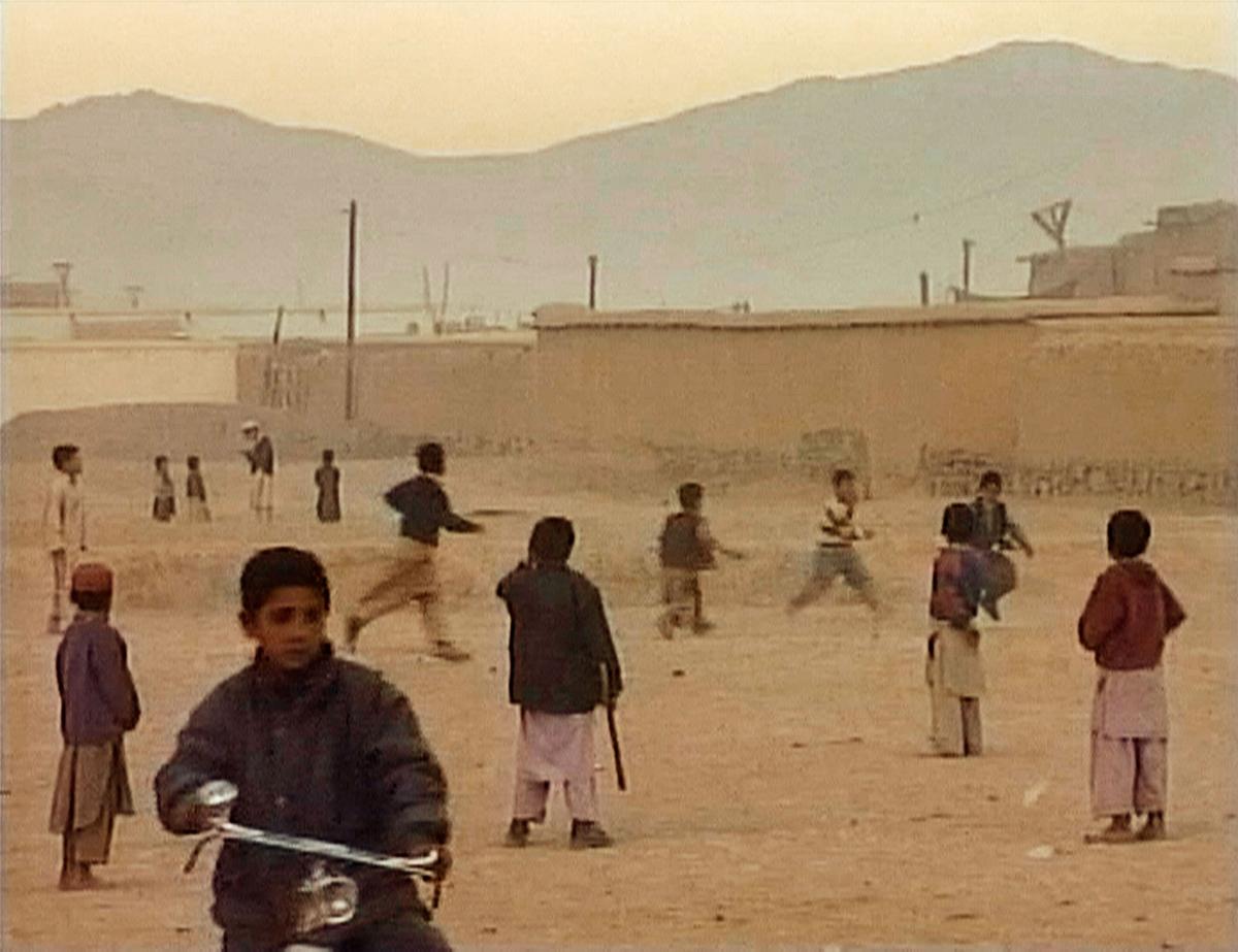 008_HOT-MIRROR_Children-Playing-in-Liberated-Kabul_AFGHANISTAN